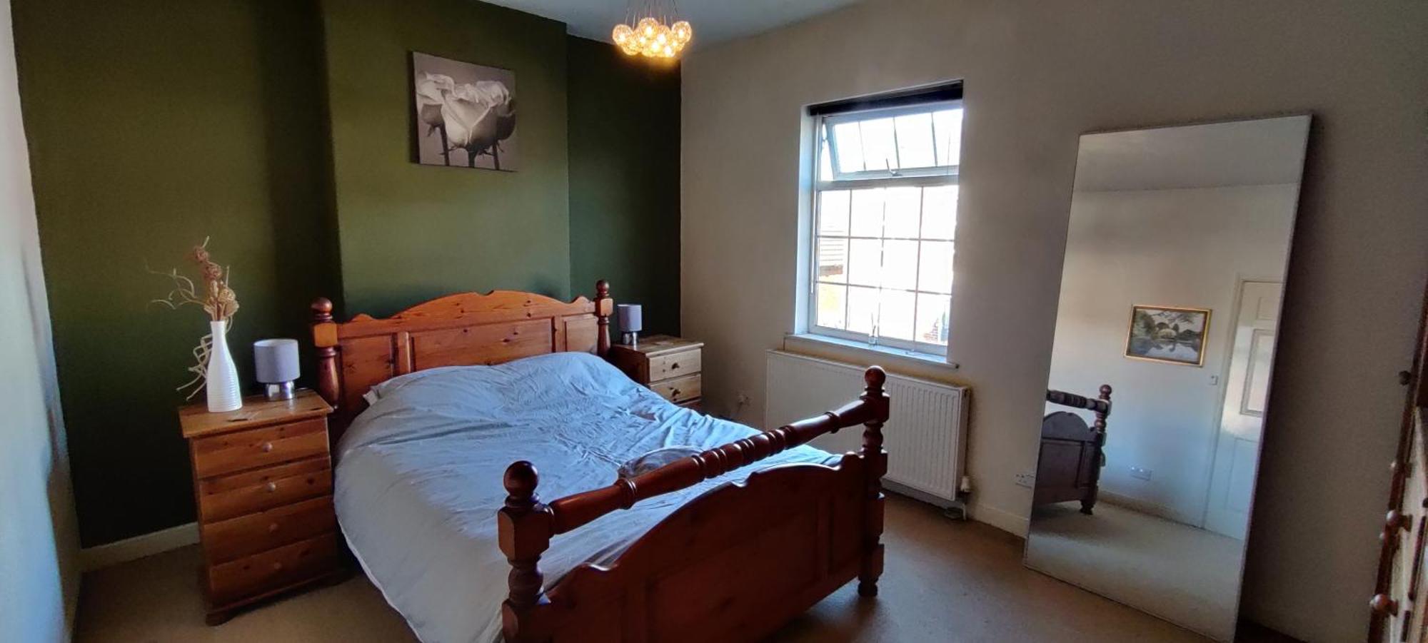 Villa Victorian Semi Detached House Behind The High Street à Newton-le-Willows Extérieur photo